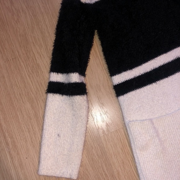 Sweatshirt - Picture 4 of 8